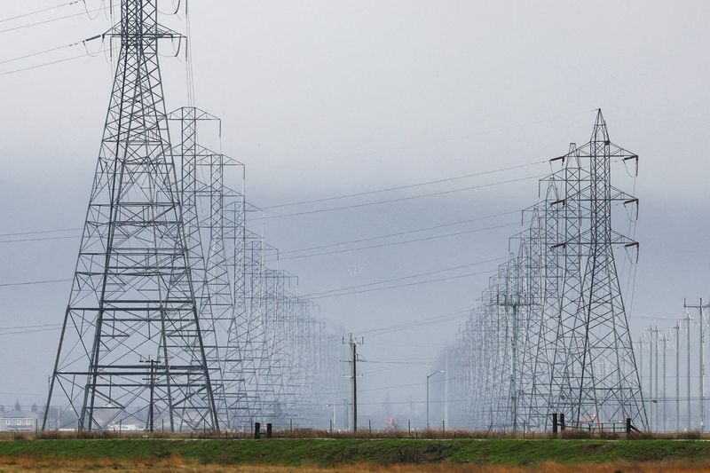 &copy; Reuters. FILE PHOTO: High tension power lines with winter storm clouds behind them are seen in Sacramento County following multiple winter storms in Sacramento, California, U.S. January 9, 2023. REUTERS/Fred Greaves