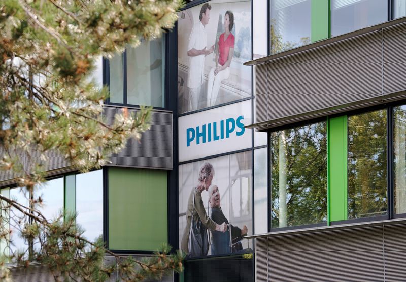 &copy; Reuters. FILE PHOTO: Philips Healthcare headquarters is seen in Best, Netherlands August 30, 2018.  Picture taken August 30, 2018.  REUTERS/Piroschka van de Wouw/File Photo