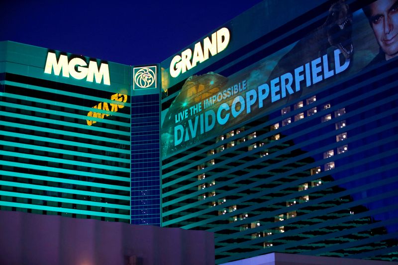 © Reuters. FILE PHOTO: A heart is formed with window lights at the MGM Grand hotel-casino during the shutdown of all casinos and nonessential businesses, an effort to slow the spread of the novel coronavirus, in Las Vegas, Nevada, U.S. April 3, 2020.  REUTERS/Steve Marcus