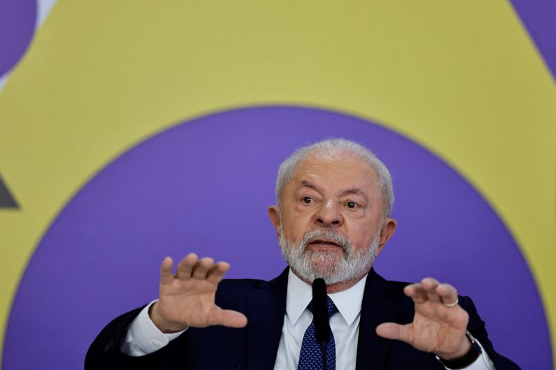 &copy; Reuters. Brazil's President Luiz Inacio Lula da Silva gestures, during a breakfast with foreign correspondents at the Planalto Palace in Brasilia, Brazil August 2, 2023. REUTERS/Ueslei Marcelino/File Photo