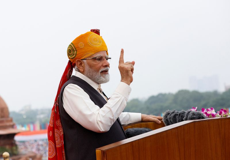 &copy; Reuters. Primeiro-ministro da Índia, Narendra Modi, fala à nação durante as comemorações do Dia da Independência no histórico Forte Vermelho em Delhi, Índia
15/08/2023
REUTERS/Altaf Hussain