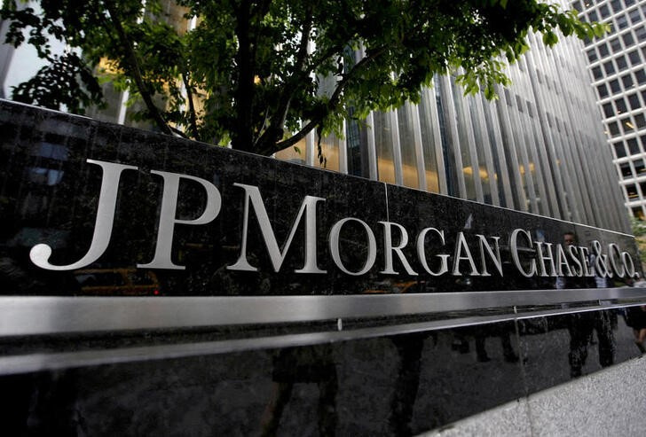 &copy; Reuters. Imagen de archivo del exterior de la sede corporativa del banco JP Morgan Chase & Co. en Nueva York, EEUU. 20 mayo 2015. REUTERS/Mike Segar