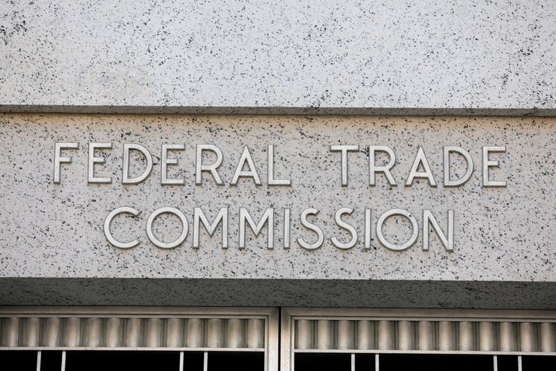 &copy; Reuters. FILE PHOTO: Signage is seen at the Federal Trade Commission headquarters in Washington, D.C., U.S., August 29, 2020. REUTERS/Andrew Kelly/File Photo