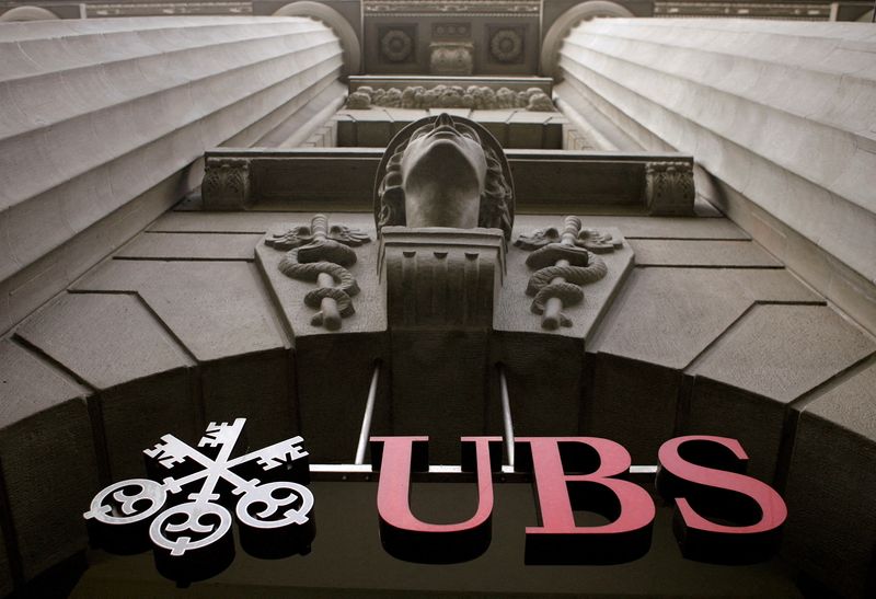 &copy; Reuters. Photo d'archives du logo de la banque suisse UBS à Zurich, en Suisse. /Photo prise le 1er juillet 2009/REUTERS/Arnd Wiegmann