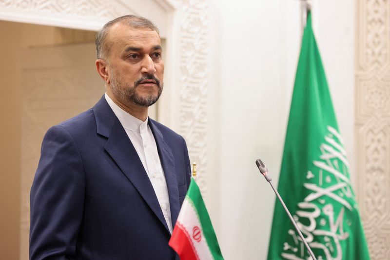 &copy; Reuters. Le ministre iranien des Affaires étrangères, Hossein Amirabdollahian, participe à une conférence de presse à Riyad, en Arabie saoudite. /Photo prise le 17 août 2023/REUTERS/Ahmed Yosri
