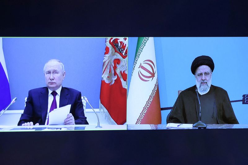 &copy; Reuters. O presidente do Irã, Ebrahim Raisi, e o da Rússia, Vladimir Putin, em chamada de vídeo
17/5/2023 Presidência do Irã/Wana (West Asia News Agency)/Divulgação via REUTERS