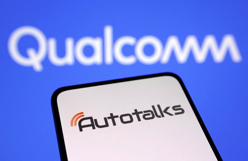 &copy; Reuters. I loghi di Autotalks e Qualcomm nell'immagine illustrativa. REUTERS/Dado Ruvic/Illustration/File Photo