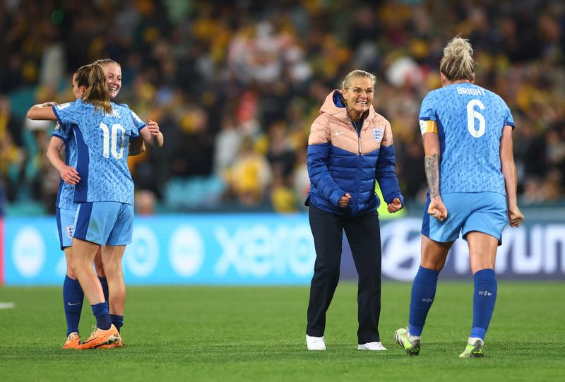 &copy; Reuters. Treinadora Sarina Wiegman celebra classificação da Inglaterra contra a Austrália
16/08/2023
REUTERS/Carl Recine