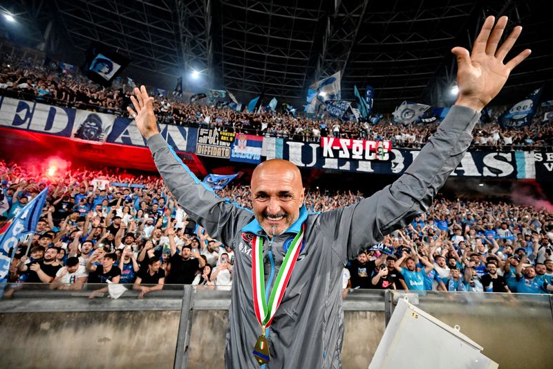 &copy; Reuters. Luciano Spalletti celebra conquista do Napoli
 4/6/2023    Pool via REUTERS/Ciro Fusco