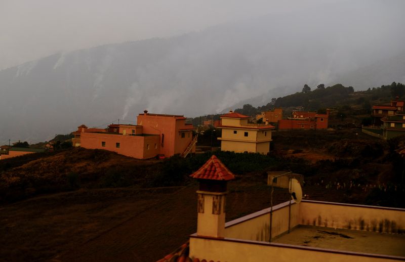 &copy; Reuters. Incêndio florestal em Tenerife, na Espanha
19/08/2023
REUTERS/Nacho Doce