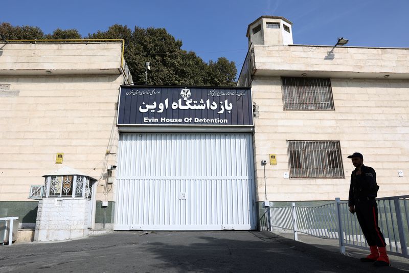 &copy; Reuters. منظر لمدخل سجن أوين في طهران التقط يوم 17 أكتوبر تشرين أول 2022. حصلت رويترز على هذه الصورة من وكالة غرب آسيا للأنباء (وانا).