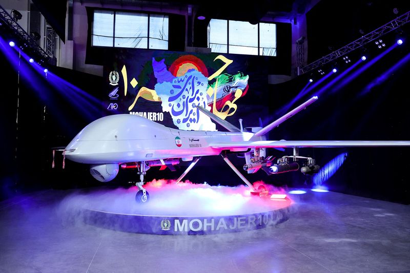 &copy; Reuters. Le nouveau drone "Mohajer-10" avec une portée de 2000 km à Téhéran /Photo prise le 22 août 2023/REUTERS/Présidence iranienne/WANA (West Asia News Agency).