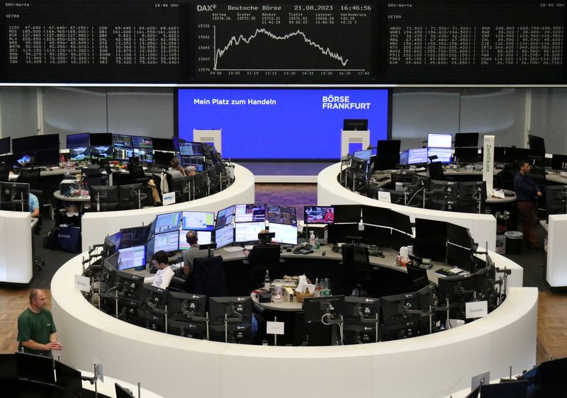 &copy; Reuters. Le graphique de l'indice allemand DAX est photographié à la bourse de Francfort /Photo prise le 21 août 2023/REUTERS/Staff