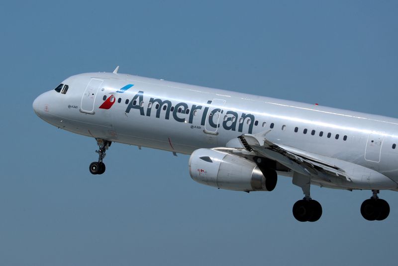 &copy; Reuters. FILE PHOTO: An American Airlines Airbus A321 plane takes off from Los Angeles International airport (LAX) in Los Angeles, California, U.S. March 28, 2018. REUTERS/Mike Blake/File Photo