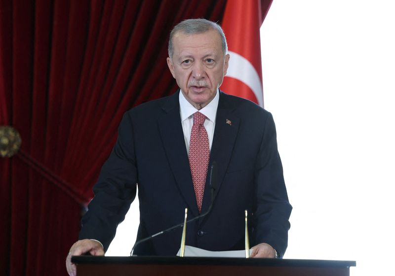 &copy; Reuters. الرئيس التركي رجب طيب أردوغان يتحدث إلى وسائل الإعلام في أنقرة في الثالث من اغسطس آب 2023 . صورة لرويترز من المكتب الصحفي التابع للرئاسة الترك