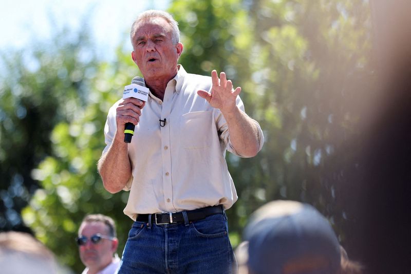 &copy; Reuters. Democratic presidential candidate Robert F. Kennedy Jr. delivers his political soapbox speech at the Iowa State Fair in Des Moines, Iowa, U.S. August 12, 2023. REUTERS/Scott Morgan/File Photo