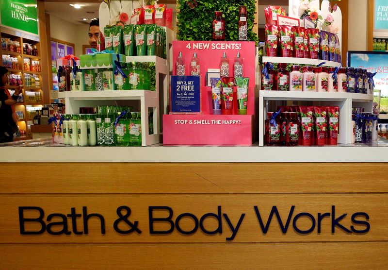 &copy; Reuters. FILE PHOTO: Products are displayed in L Brands Inc., Bath & Body Works retail store in Manhattan, New York, U.S., May 13, 2016.  REUTERS/Brendan McDermid