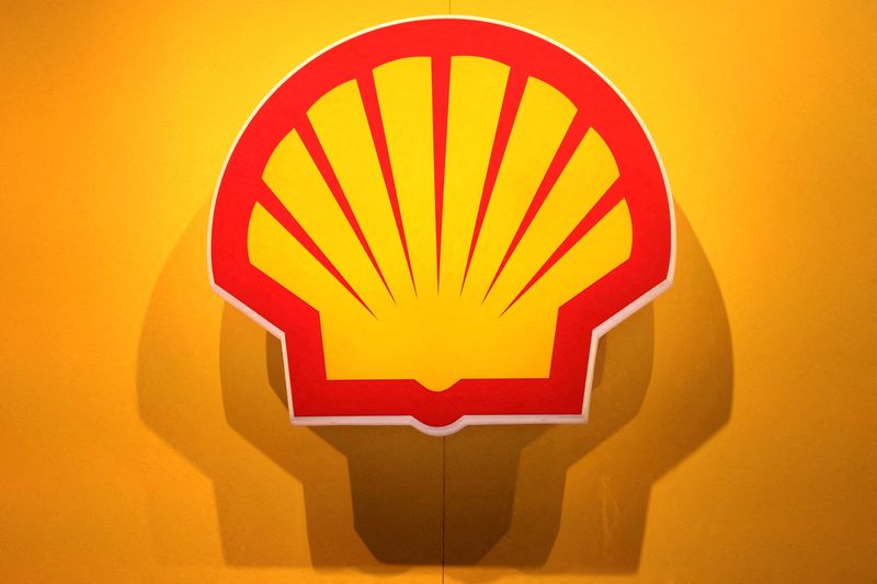 &copy; Reuters. FOTO DE ARCHIVO. El logo de la multinacional británica de petróleo y gas Shell se muestra durante la feria de energía LNG 2023 en Vancouver, Columbia Británica, Canadá, el 12 de julio de 2023.. REUTERS/Chris Helgren