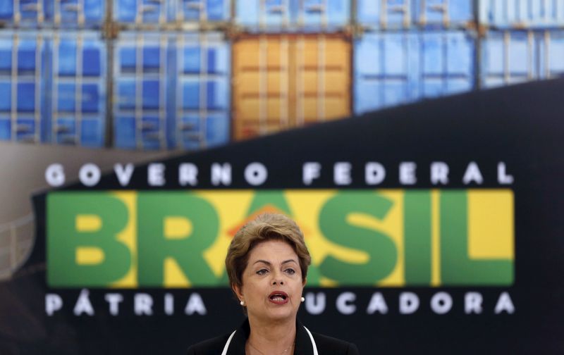 &copy; Reuters. FILE PHOTO: Brazil's President Dilma Rousseff delivers a speech during a ceremony at the Planalto Palace in Brasilia, Brazil, June 24, 2015. REUTERS/Bruno Domingos/File Photo