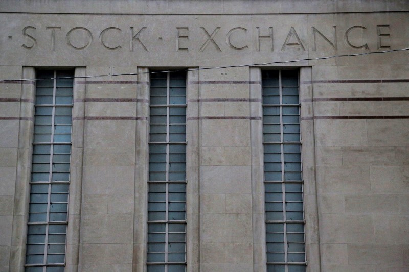 &copy; Reuters. FILE PHOTO: The Art Deco facade of the original Toronto Stock Exchange building is seen on Bay Street in Toronto, Ontario, Canada January 23, 2019.   REUTERS/Chris Helgren/File Photo