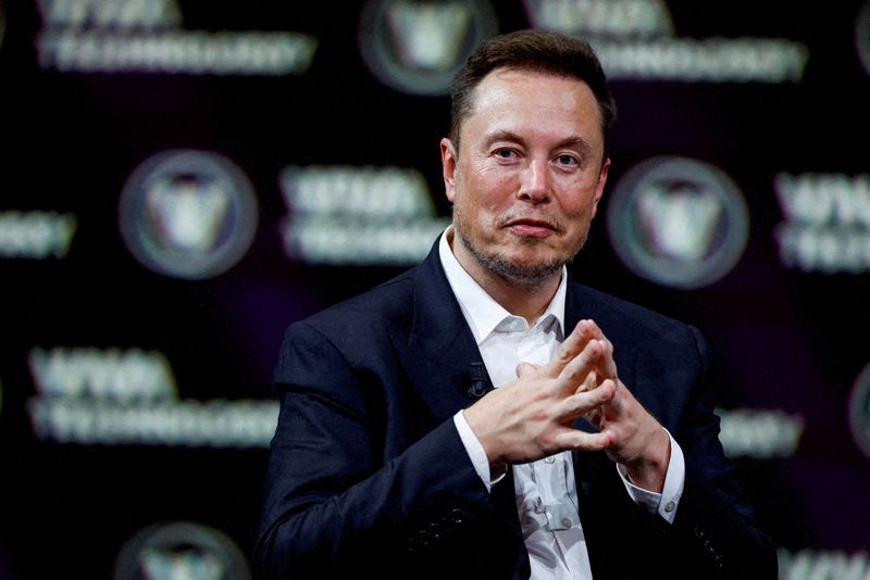 &copy; Reuters. FILE PHOTO: Elon Musk, Chief Executive Officer of SpaceX and Tesla and owner of Twitter, gestures as he attends the Viva Technology conference dedicated to innovation and startups at the Porte de Versailles exhibition centre in Paris, France, June 16, 202