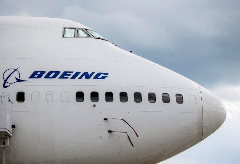 Las acciones de Boeing caen porque peligra el objetivo de entregas para el 737 por un defecto