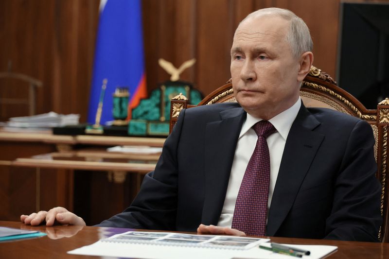 &copy; Reuters. Le président russe Vladimir Poutine lors d'une réunion, à Moscou. /Photo prise le 24 août 2023/REUTERS/Sputnik/Mikhail Klimentyev/Kremlin
