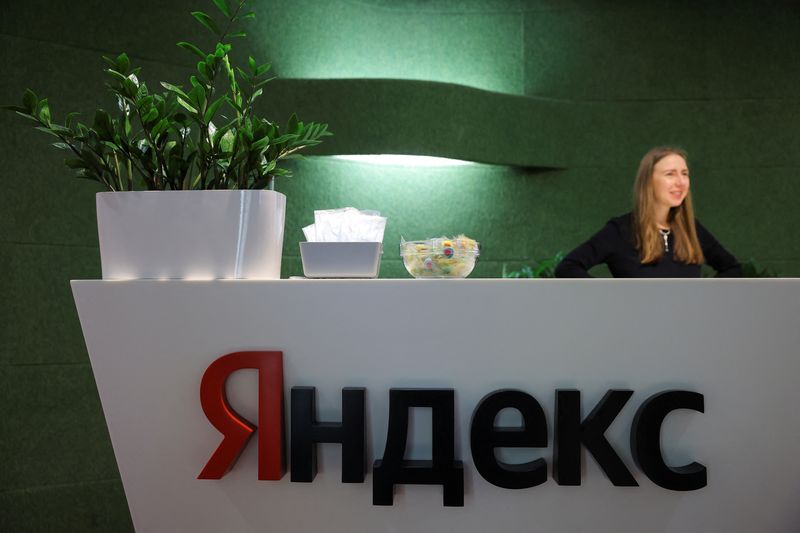 &copy; Reuters. The logo of Russian technology giant Yandex is on display at the company's headquarters in Moscow, Russia December 9, 2022. REUTERS/Evgenia Novozhenina/File Photo