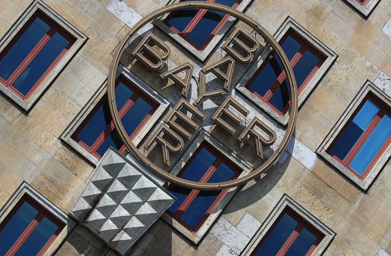 &copy; Reuters. The logo of Bayer AG is pictured at the facade of the historic headquarters of the German pharmaceutical and chemical maker in Leverkusen, Germany, April 27, 2020. REUTERS/Wolfgang Rattay