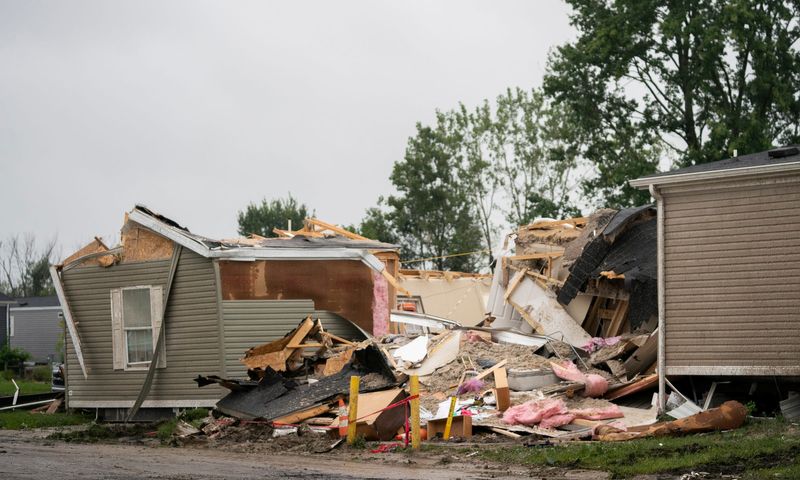 © Reuters. A home is damaged in Newport, Michigan, U.S., on August 25, 2023 after a heavy band of storms hit the region the night before. Mandi Wright/Detroit Free Press/USA TODAY NETWORK via REUTERS 