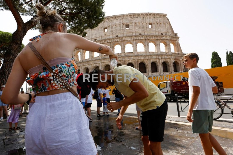 &copy; Reuters. Onda de calor atinge Roma 
18/07/2023
REUTERS/Remo Casilli