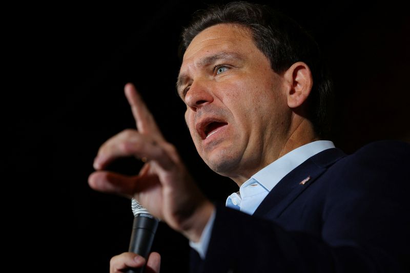 &copy; Reuters. FILE PHOTO: Republican presidential candidate and Florida Governor Ron DeSantis speaks during a campaign stop in Manchester, New Hampshire, U.S., August 19, 2023.     REUTERS/Brian Snyder/File Photo