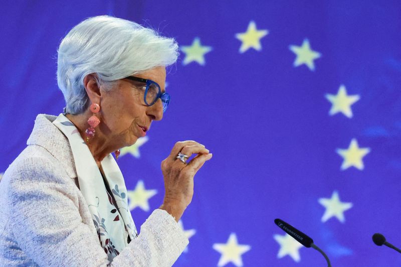 &copy; Reuters. FILE PHOTO: European Central Bank (ECB) President Christine Lagarde speaks to the media following the Governing Council's monetary policy meeting at the ECB headquarters in Frankfurt, Germany, July 27, 2023. REUTERS/Kai Pfaffenbach/File Photo