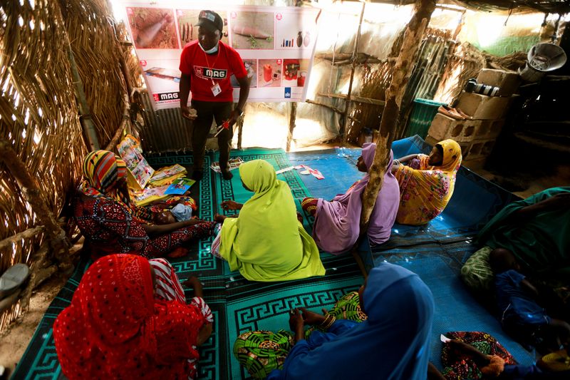 &copy; Reuters. Workshop sobre identificação de objetos perigosos em Maiduguri, Nigéria
06/05/2022
REUTERS/Afolabi Sotunde