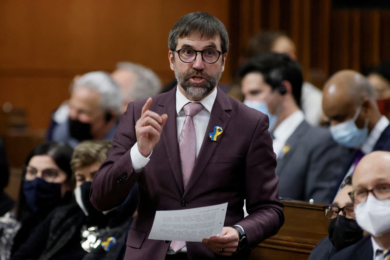 &copy; Reuters. FILE PHOTO: Canada's Minister of the Environment and Climate Change Steven Guilbeault speaks during Question Period in the House of Commons on Parliament Hill in Ottawa, Ontario, Canada February 28, 2022. REUTERS/Blair Gable/File Photo