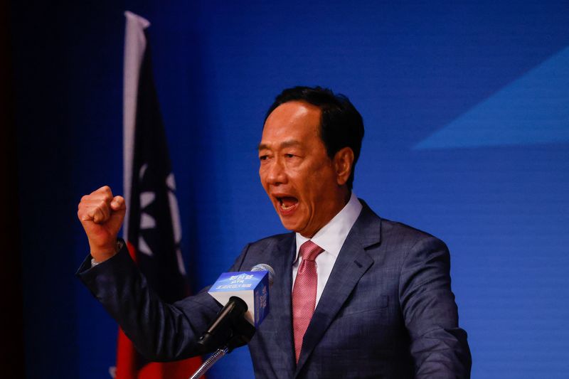 © Reuters. Terry Gou, Foxconn founder announces bid for Taiwan presidency during a press event in Taipei, Taiwan August 28, 2023. REUTERS/Ann Wang