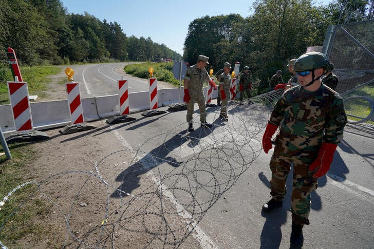 &copy; Reuters. Militares lituanos fecham fronteira com Belarus em Sumskas, na Lituânia
 18/8/2023   REUTERS/Janis Laizans