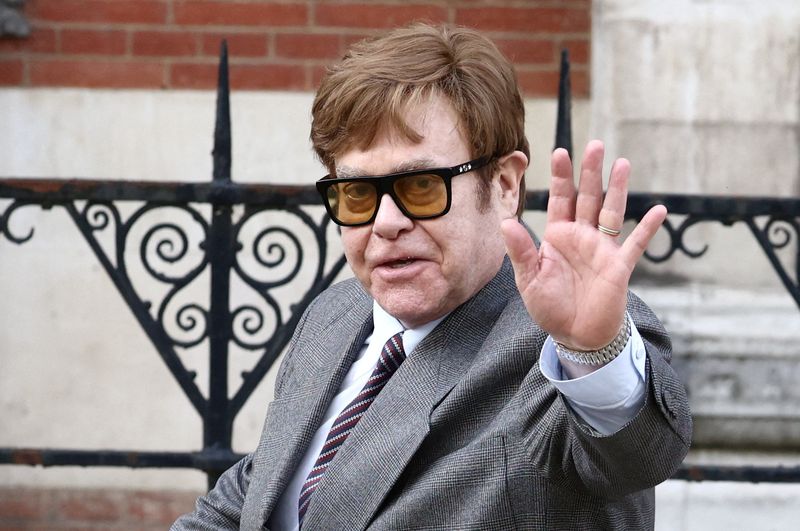 &copy; Reuters. Elton John deixa tribunal em Londres
 27/3/2023   REUTERS/Henry Nicholls