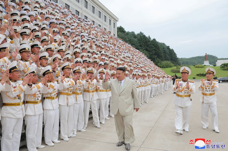 © Reuters. North Korean leader Kim Jong Un visits the Naval Command of the Korean People's Army (KPA) on the occasion of the Navy Day, in North Korea, in this picture released by North Korea's Korean Central News Agency (KCNA) and obtained by Reuters on August 29, 2023. KCNA via REUTERS