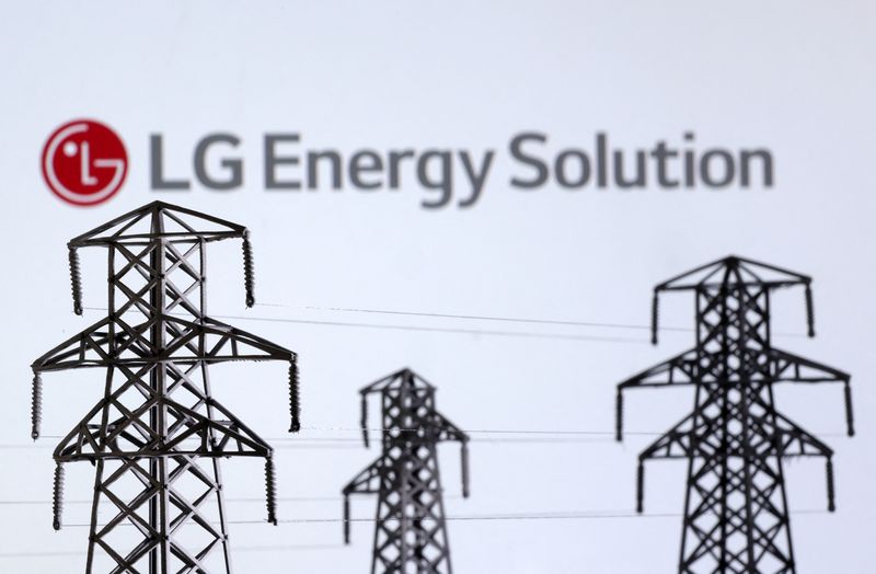 &copy; Reuters. FILE PHOTO: Electric power transmission pylon miniatures and LG Energy Solution logo are seen in this illustration taken, December 9, 2022. REUTERS/Dado Ruvic/Illustration/File Photo