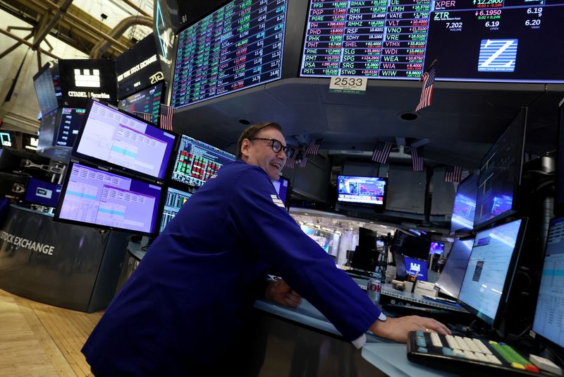 &copy; Reuters. Un trader à la Bourse de New York (NYSE). /Photo prise le 26 juillet 2023/REUTERS/Brendan McDermid