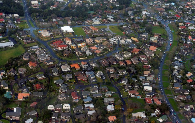 &copy; Reuters. FILE PHOTO: A residential neighbourhood of Auckland, New Zealand, is seen from the air, July 8, 2017.  REUTERS/Jason Reed/File Photo