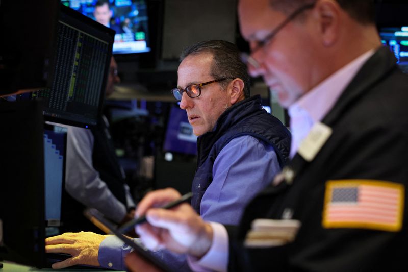 &copy; Reuters. 米国株式市場は急伸して終了した。２９日、ニューヨークで撮影（２０２３年　ロイター/Brendan McDermid）