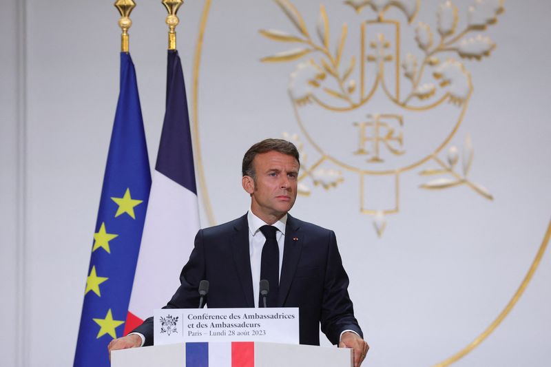 &copy; Reuters. الرئيس الفرنسي إيمانويل ماكرون يلقي كلمة في مؤتمر بباريس يوم 28 أغسطس آب 2023. صورة لرويترز من ممثل لوكالات الأنباء.