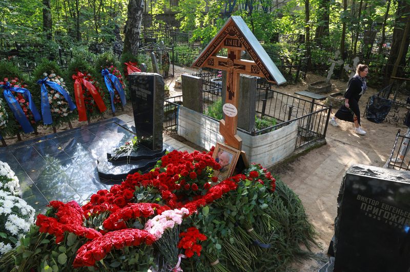 &copy; Reuters. A view shows the grave of Russian mercenary chief Yevgeny Prigozhin at the Porokhovskoye cemetery in Saint Petersburg, Russia, August 30, 2023. REUTERS/Stringer