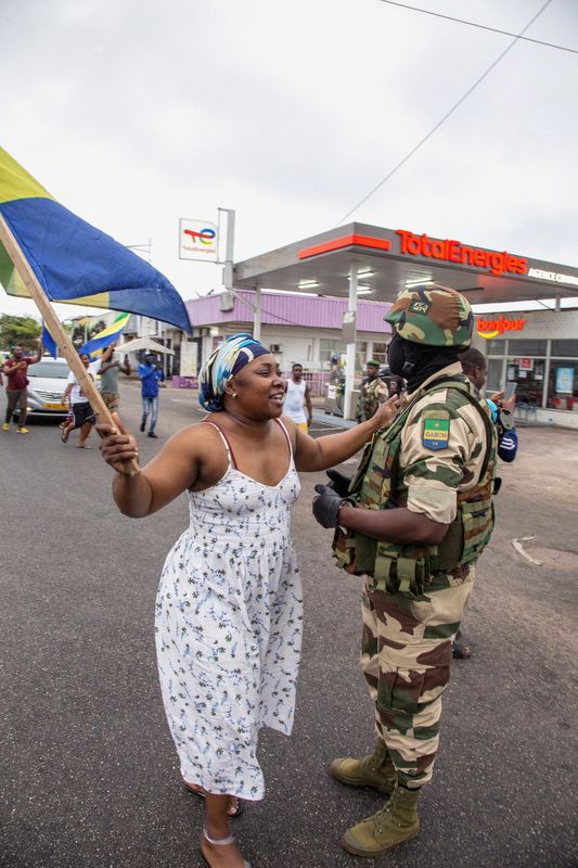 Gabon-Des militaires disent prendre le pouvoir, le président Bongo en résidence surveillée