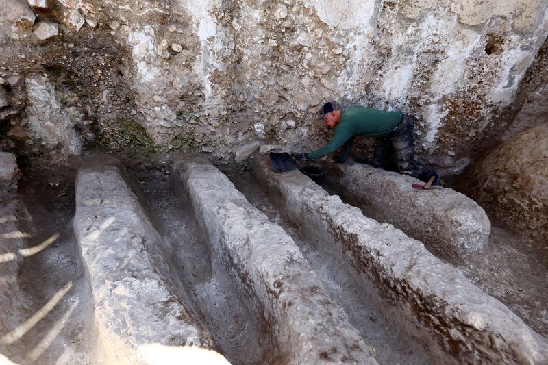 &copy; Reuters. Arqueólogos encontram dutos "misteriosos" em Jerusalém
 30/8/2023    REUTERS/Ronen Zvulun