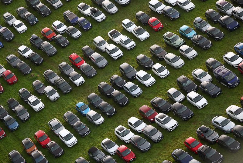 &copy; Reuters. FILE PHOTO: An aerial view shows cars parked in Bristol, Britain, August 11, 2023. REUTERS/Toby Melville/File Photo