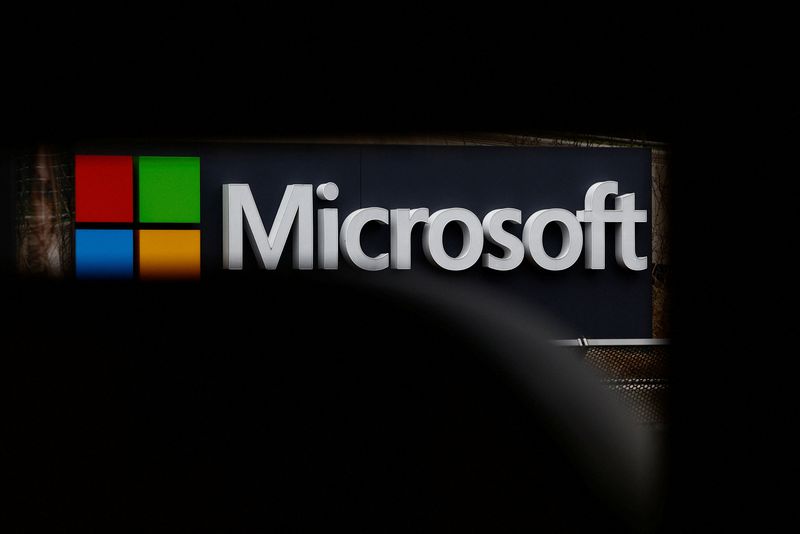 &copy; Reuters. FILE PHOTO: A view shows a Microsoft logo at Microsoft offices in Issy-les-Moulineaux near Paris, France, January 25, 2023. REUTERS/Gonzalo Fuentes