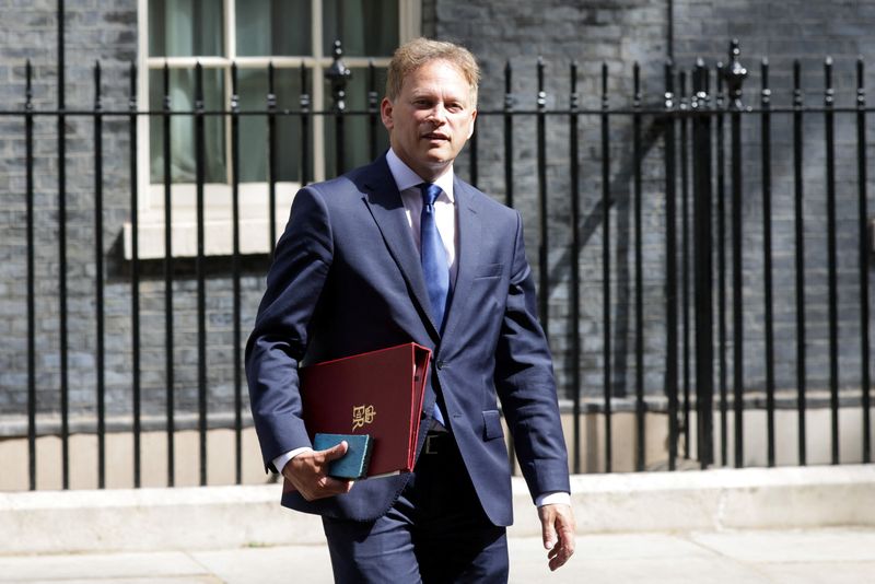 &copy; Reuters. British Secretary of State for Energy Security and Net Zero Grant Shapps walks on Downing Street on the day of the last cabinet meeting before the summer recess, in London, Britain, July 18, 2023. REUTERS/Anna Gordon/File Photo